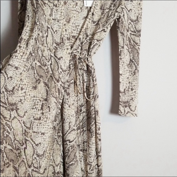 Reformation Jaz Wrap Midi Dress In Python - Picture 7 of 8